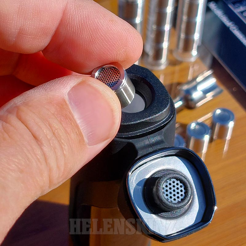 Placing a Stainless Steel Dosing Capsule in the G Pen Elite 2 Vaporizer NZ