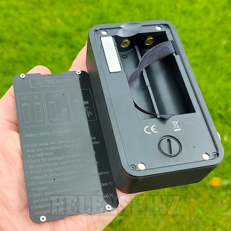 Battery compartment on the Yllvape V2.0 Induction Heater NZ - Helenskinz