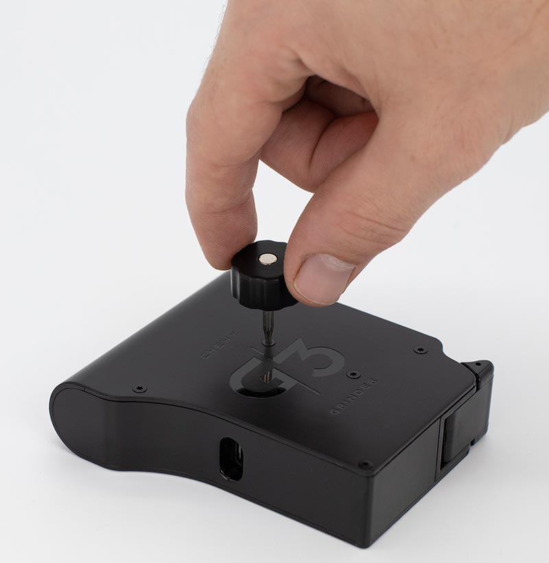 Opening the CHEWY G3 Electronic Herb Grinder for Vapes NZ